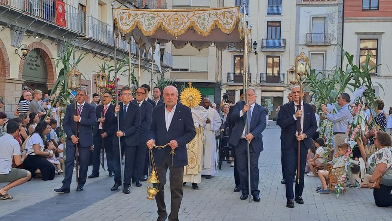 Nules reivindica su identidad con la Fiesta de Les Barraquetes y estrena el cuento infantil que preserva esta tradición única