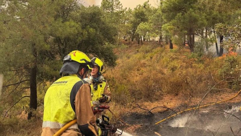 Un rebrote en Artana complica la tarde tras una jornada en la que el incendio apenas había avanzado